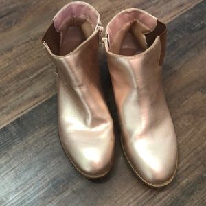 Rose gold booties!